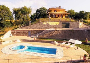 House ∙ 8 bedrooms ∙ 16 guests
