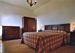 IL PINO: apartment within farmhouse just 15 minutes far from Assisi.