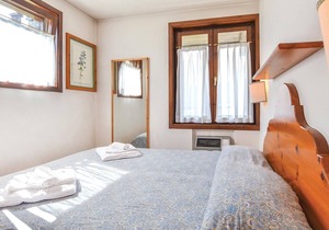 In Sappada, in the province of Udine, this vacation apartment awaits you in a residence located at t