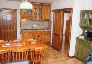 In Sappada, in the province of Udine, this vacation apartment awaits you in a residence located at t