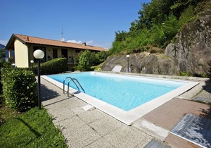 With great attention to detail furnished studio apartments in a residence with pool