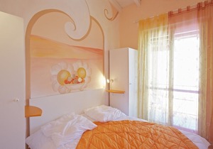 With great attention to detail furnished studio apartments in a residence with pool