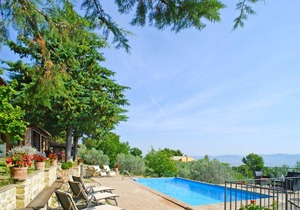 La Letizia with 4 bedrooms and 3 bathrooms