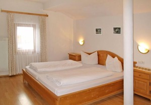 Nebenhaus Schönblick (SVH112) by Interhome
