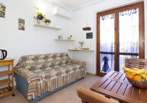 Nice and cozy x4 apartment, located just 500m from the beach of Baia delle Mimose.