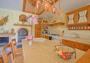 Nice apartment for 4 people with A/C, WIFI, pool, TV, patio and panoramic view, close to Siena