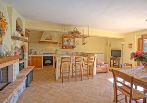 Nice apartment for 4 people with A/C, WIFI, pool, TV, patio and panoramic view, close to Siena