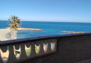 One bedroom apartement at Torre Melissa 10 m away from the beach with sea view balcony and wifi