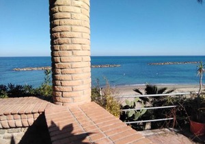 One bedroom apartement at Torre Melissa 10 m away from the beach with sea view balcony and wifi