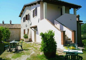 Peaceful Holiday Home in Sellano with Pool