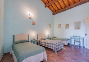 Quiet holiday home in Sellano with swimming pool a few kilometers from Rasiglia