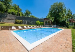 Quiet holiday home in Sellano with swimming pool a few kilometers from Rasiglia