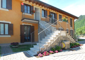 Residence Garden: Three-room apartment with garden