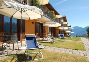 Residence Garden: Three-room apartment with garden