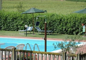 Rustic Cottage in Magione with Swimming Pool