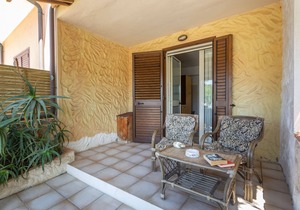 Small and cozy house a few steps from the beach