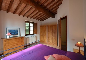 Stunning private villa with WIFI, A/C, pool, TV, patio, panoramic view and parking, close to Siena
