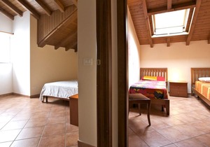 Tastefully furnished 3-room apartment with sea garden and beach