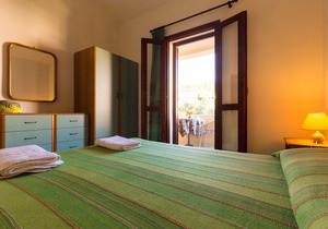 Three-room apartment with large garden