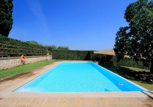 Trianon Country - B - One Bedroom Apartment, Sleeps 4