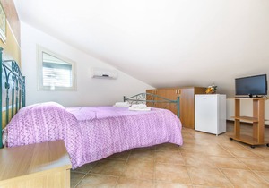 Triple Room with Terrace 2nd floor Via S.Cipolla 3