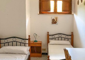 Vacation apartment with private garden and separate entrance in Montauro (Catanzaro province), on on