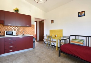 Vacation Home 'Appartamento Sole 1' with Sea View, Garden