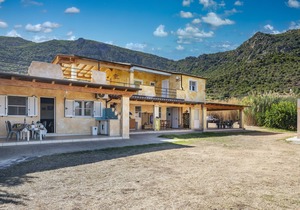 Vacation Home 'Appartamento Sole 5' with Sea View, Garden