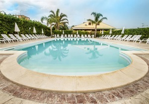 Villa 8 km from Cefalù near the sea with salt water pool 5 °