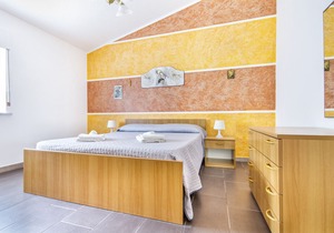 Villa 8 km from Cefalù near the sea with salt water pool 5 °