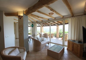 Villa Close to the Beach with Stunning Sea View, Garden and Terrace