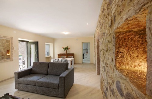 Albisano Apartment | 100 m² Apartment ∙ 2 bedrooms ∙ 4 guests