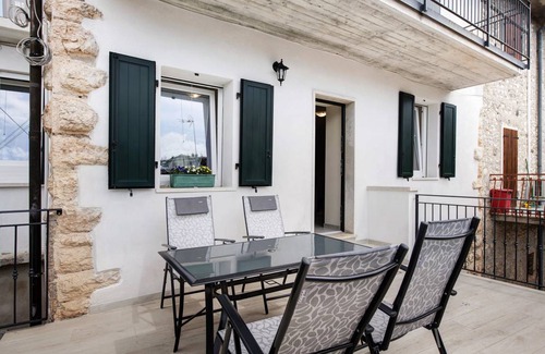 Albisano Apartment | 100 m² Apartment ∙ 2 bedrooms ∙ 4 guests