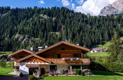 Selva di Val Gardena Apartment | 100 m² Apartment ∙ 3 bedrooms ∙ 8 guests