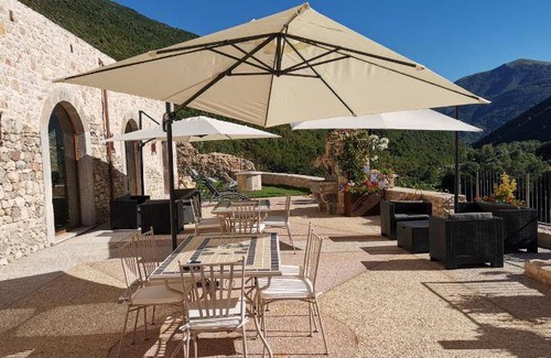 Scheggino Hotel | 100 m² Hotel ∙ 2 bedrooms ∙ 10 guests