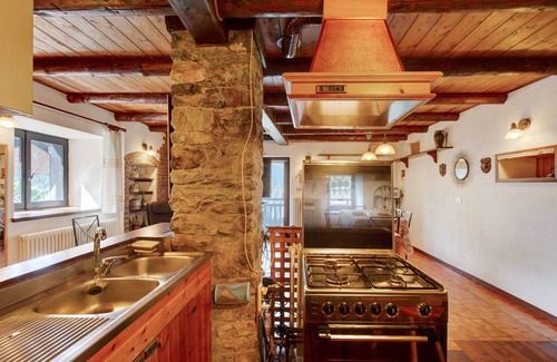 Moron House | 100 m² House ∙ 3 bedrooms ∙ 6 guests