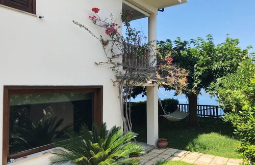 Briatico Villa | 100 m² Villa ∙ 3 bedrooms ∙ 9 guests