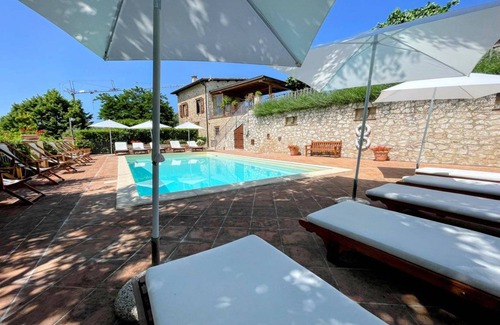 Spoleto Villa | 10000 m² Villa ∙ 15 bedrooms ∙ 27 guests