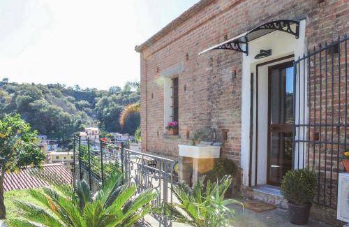 Reggio Calabria House | 110 m² House ∙ 2 bedrooms ∙ 5 guests