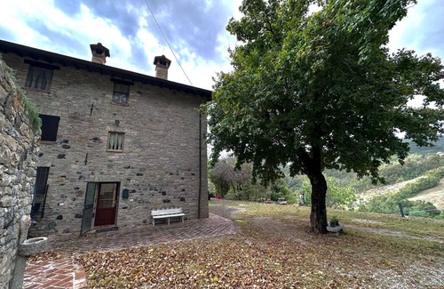 Serramazzoni House | 110 m² House ∙ 2 bedrooms ∙ 5 guests
