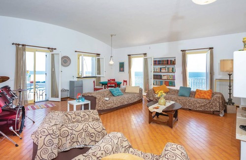Porticello House | 110 m² Maisonette ∙ 4 bedrooms ∙ 8 guests