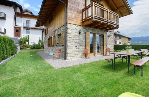 Flavon Ski Chalet | 120 m² Chalet ∙ 2 bedrooms ∙ 6 guests