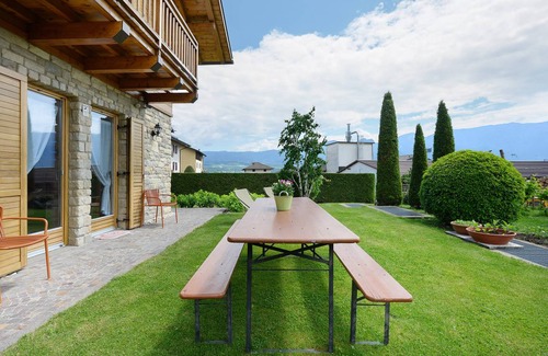 Flavon Ski Chalet | 120 m² Chalet ∙ 2 bedrooms ∙ 6 guests
