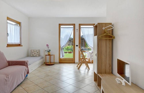 Flavon Ski Chalet | 120 m² Chalet ∙ 2 bedrooms ∙ 6 guests