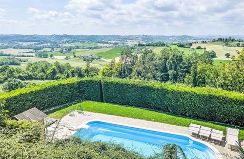 Portacomaro Other | 150 m² Accommodation ∙ 3 bedrooms ∙ 10 guests