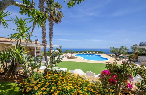 Marina di Andrano Villa | 150 m² Villa ∙ 7 bedrooms ∙ 14 guests