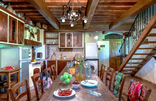 Cagli House | 160 m² House ∙ 3 bedrooms ∙ 8 guests