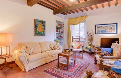 Mologno House | 160 m² House ∙ 4 bedrooms ∙ 9 guests