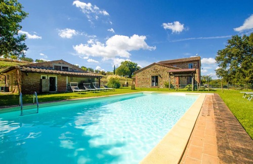 Sarteano Villa | 170 m² Villa ∙ 3 bedrooms ∙ 6 guests