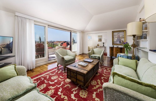 Dorsoduro Apartment | 180 m² Apartment ∙ 3 bedrooms ∙ 6 guests